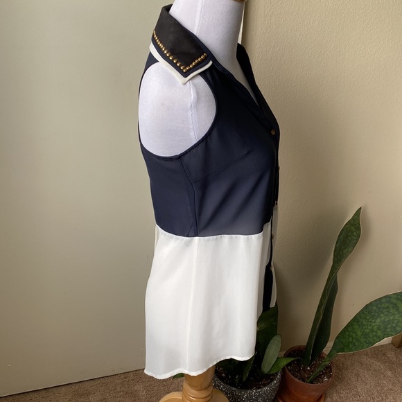 FINAL SALE Sheer Detailed collared top - Picture 4 of 6